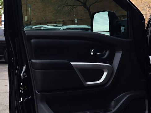 Used 2020 Nissan Titan SV w/ SV Convenience Package image 36