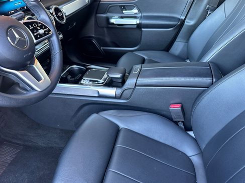 Used 2020 Mercedes-Benz GLB 250 4MATIC image 10
