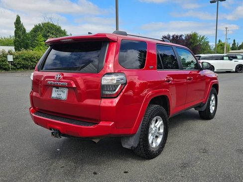 Used 2022 Toyota 4Runner SR5 AWD/4WD image 7