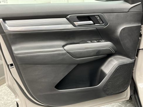 Certified 2025 GMC Terrain Elevation w/ Technology Package II AWD/4WD image 7