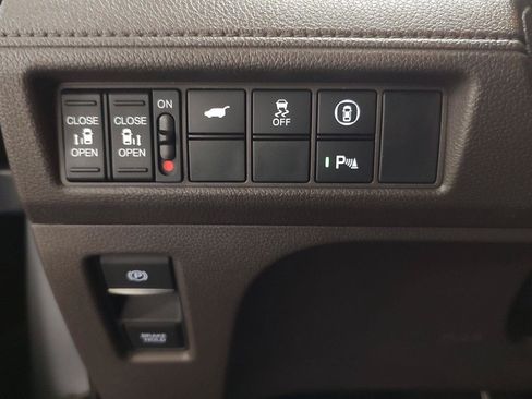 Used 2023 Honda Odyssey Touring image 19