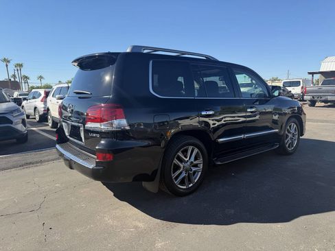 Used 2015 Lexus LX 570 4WD w/ Luxury Package image 9