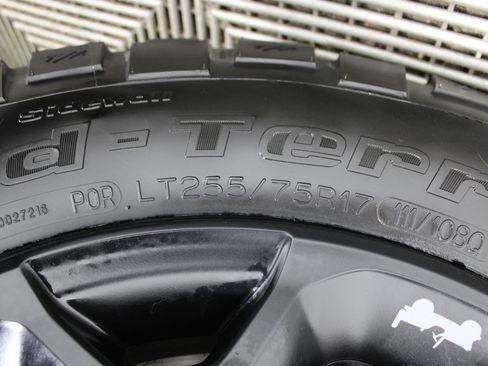 Used 2023 Jeep Gladiator Willys image 39