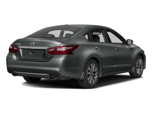 Used 2016 Nissan Altima 2.5 SL FWD image 2