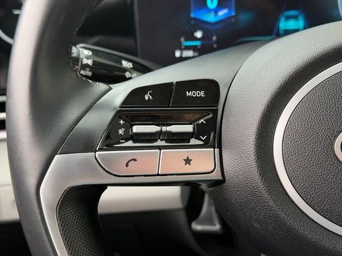 Certified 2024 Hyundai Elantra Limited image 20