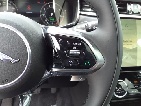 Certified 2025 Jaguar F-PACE R-Dynamic S image 15