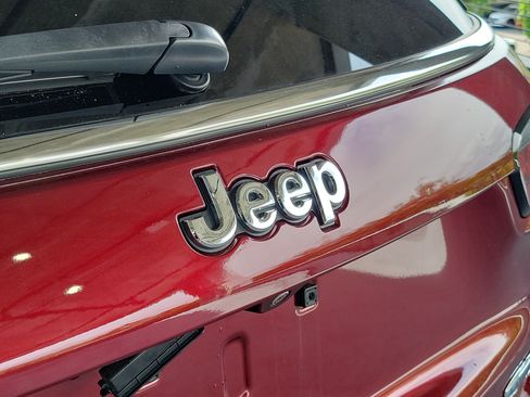 Certified 2020 Jeep Compass Latitude FWD image 5