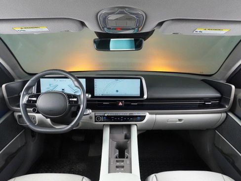 Used 2023 Hyundai Ioniq 6 SEL image 3