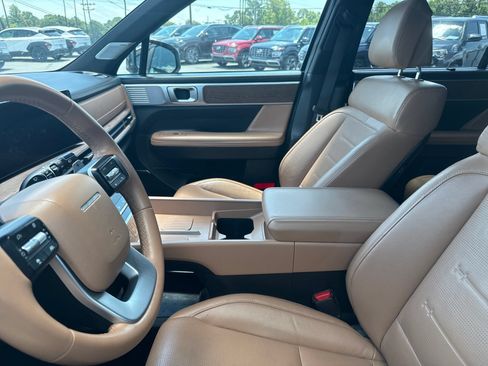 Used 2024 Hyundai Santa Fe Limited AWD/4WD image 10