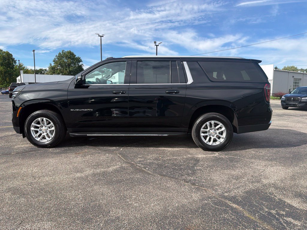 Used 2025 Chevrolet Suburban LS AWD/4WD image 10