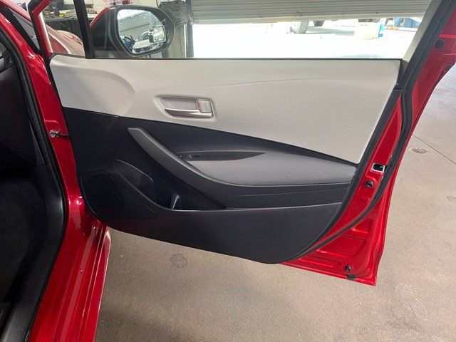 Used 2020 Toyota Corolla LE w/ Carpet Mat Package (TMS) FWD image 13