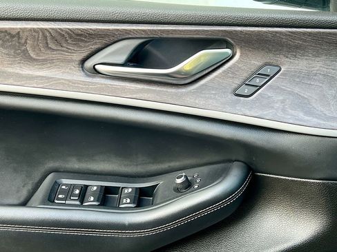 Used 2023 Jeep Grand Cherokee L Limited image 18