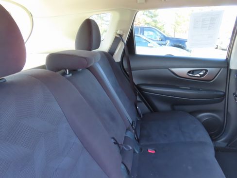 Used 2015 Nissan Rogue SV w/ SV Premium Package image 35