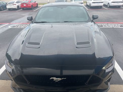 Used 2020 Ford Mustang GT RWD image 2
