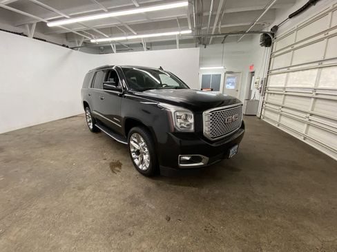 Used 2017 GMC Yukon Denali w/ Open Road Package image 8