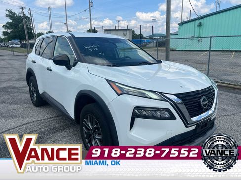 Used 2022 Nissan Rogue S FWD image 3