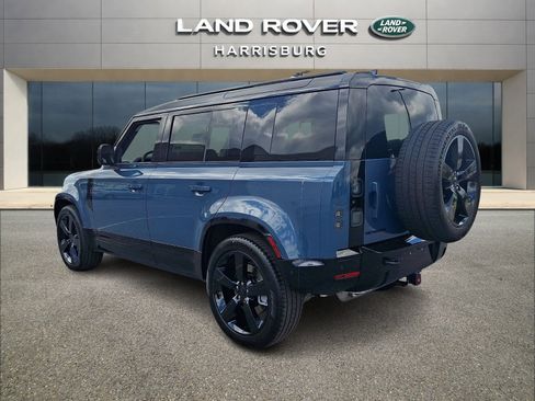 New 2026 Land Rover Defender 110 X-Dynamic SE image 2