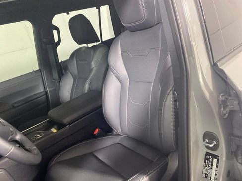 Used 2026 Lexus GX 550 w/ Accessory Package (2T) AWD/4WD image 13