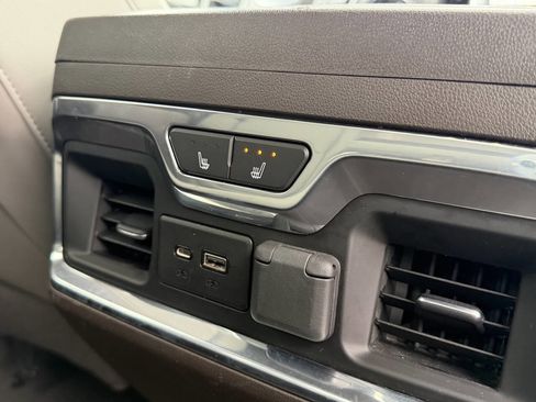 Used 2020 GMC Sierra 1500 SLT w/ SLT Premium Plus Package image 14