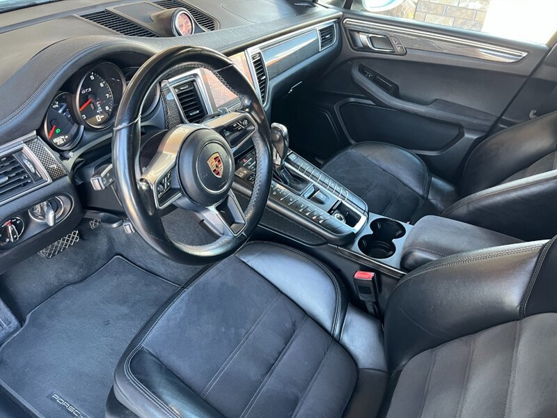 Used 2017 Porsche Macan GTS AWD/4WD image 2
