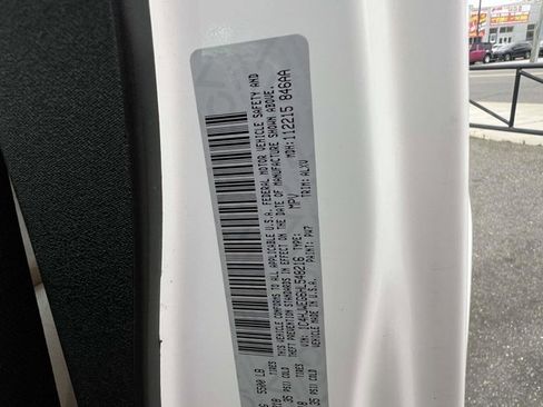 Certified 2017 Jeep Wrangler Unlimited Sahara w/ Dual Top Group image 15