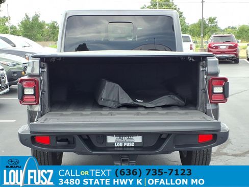 Used 2025 Jeep Gladiator Sport w/ Premium Package AWD/4WD image 28