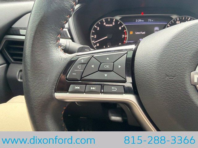 Used 2024 Nissan Altima 2.5 SR w/ SR Premium Package FWD image 17