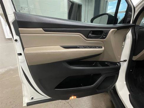 Used 2018 Honda Odyssey EX-L image 9