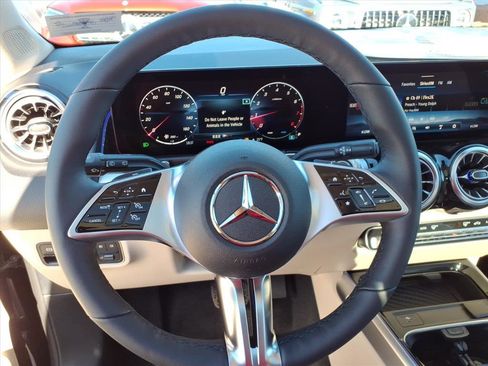 New 2026 Mercedes-Benz GLB 250 4MATIC image 14