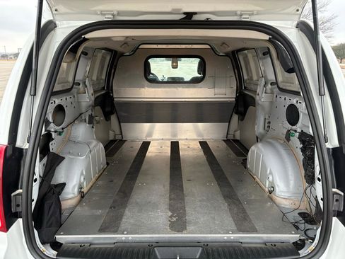 Used 2013 RAM C/V Tradesman image 9