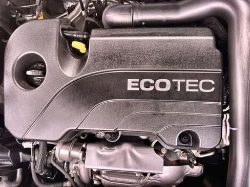 Used 2022 Chevrolet Equinox LS image 10