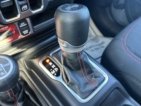 Used 2021 Jeep Wrangler Unlimited Rubicon AWD/4WD image 17