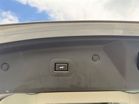 Used 2017 Nissan Armada Platinum w/ Captain Seat Package RWD image 26