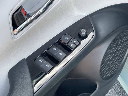 Used 2018 Toyota Prius Three w/ Advanced Technology Package FWD image 19