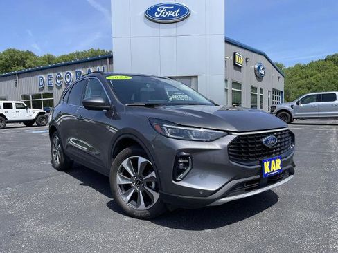 Certified 2023 Ford Escape Platinum w/ Premium Technology Package AWD/4WD image 3
