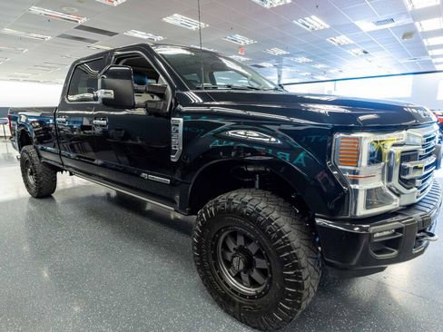 Used 2021 Ford F350 Limited image 3