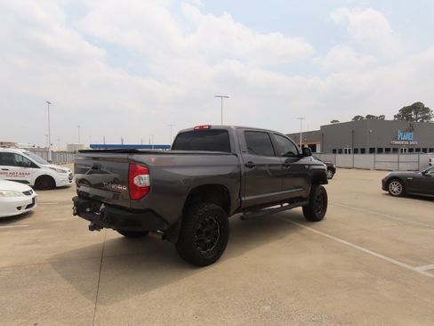 Used 2016 Toyota Tundra SR5 w/ SR5 Upgrade Package AWD/4WD image 11
