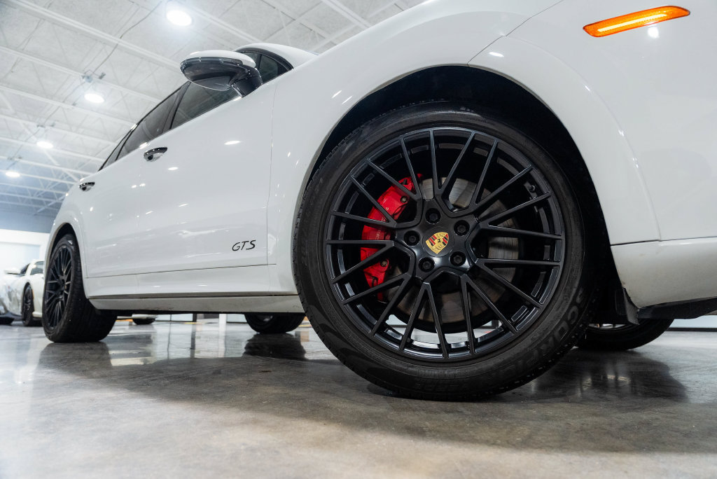 Used 2021 Porsche Cayenne GTS AWD/4WD image 28