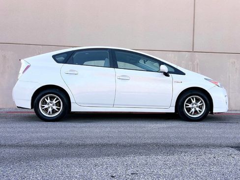 Used 2010 Toyota Prius Four image 9