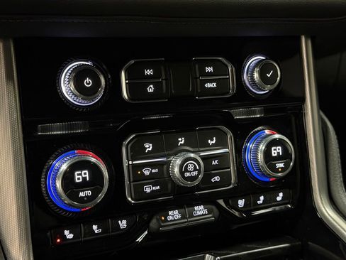 Certified 2023 GMC Yukon Denali image 45