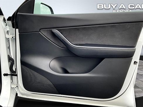 Used 2020 Tesla Model Y Long Range image 23