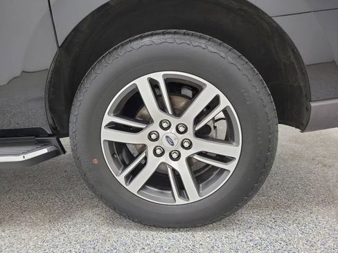 Used 2023 Ford Expedition Max Limited AWD/4WD image 5