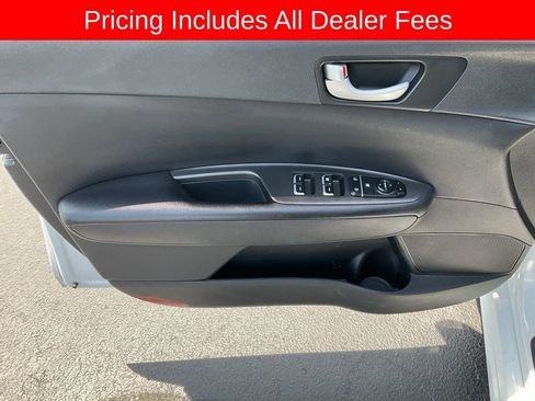 Used 2018 Kia Optima LX FWD image 3