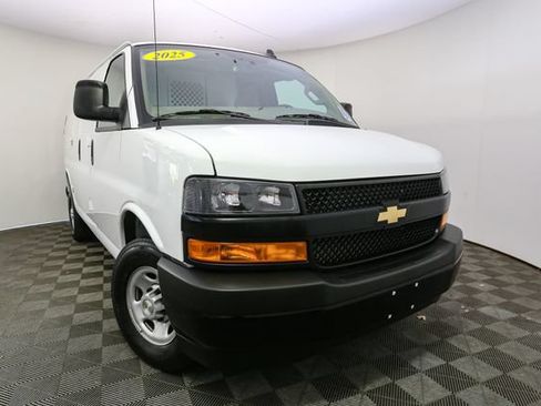 Used 2025 Chevrolet Express 2500 w/ Driver Convenience Package RWD image 3