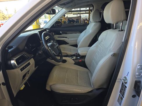 Used 2022 Kia Telluride SX w/ SX Prestige Package AWD/4WD image 8