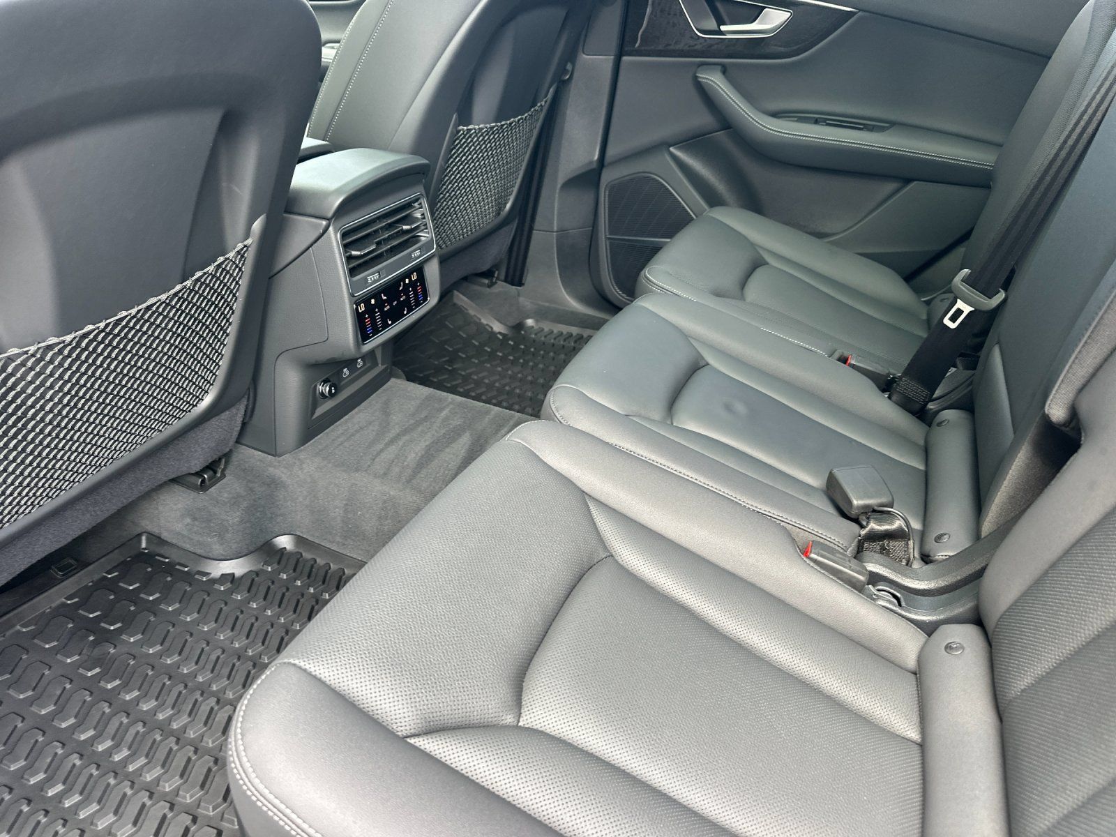 Used 2025 Audi Q7 3.0T Premium Plus w/ Premium Plus Package AWD/4WD image 12