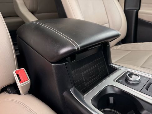 Used 2020 Ford Explorer Limited image 25