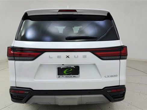 Used 2023 Lexus LX 600 4WD w/ Luxury Package image 5