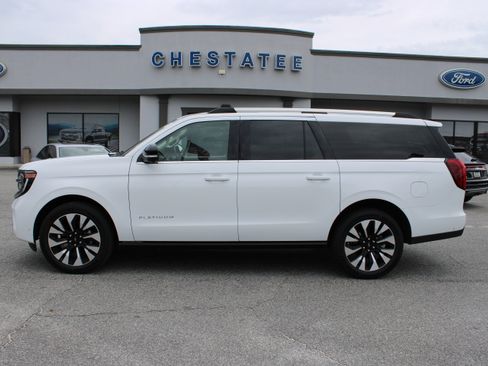 Used 2025 Ford Expedition Max Platinum w/ Driver's Package AWD/4WD image 1