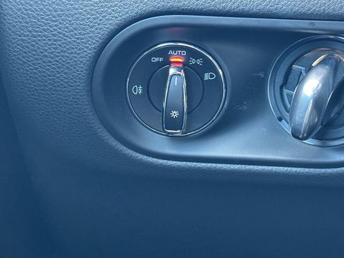 Used 2025 Porsche Macan image 34